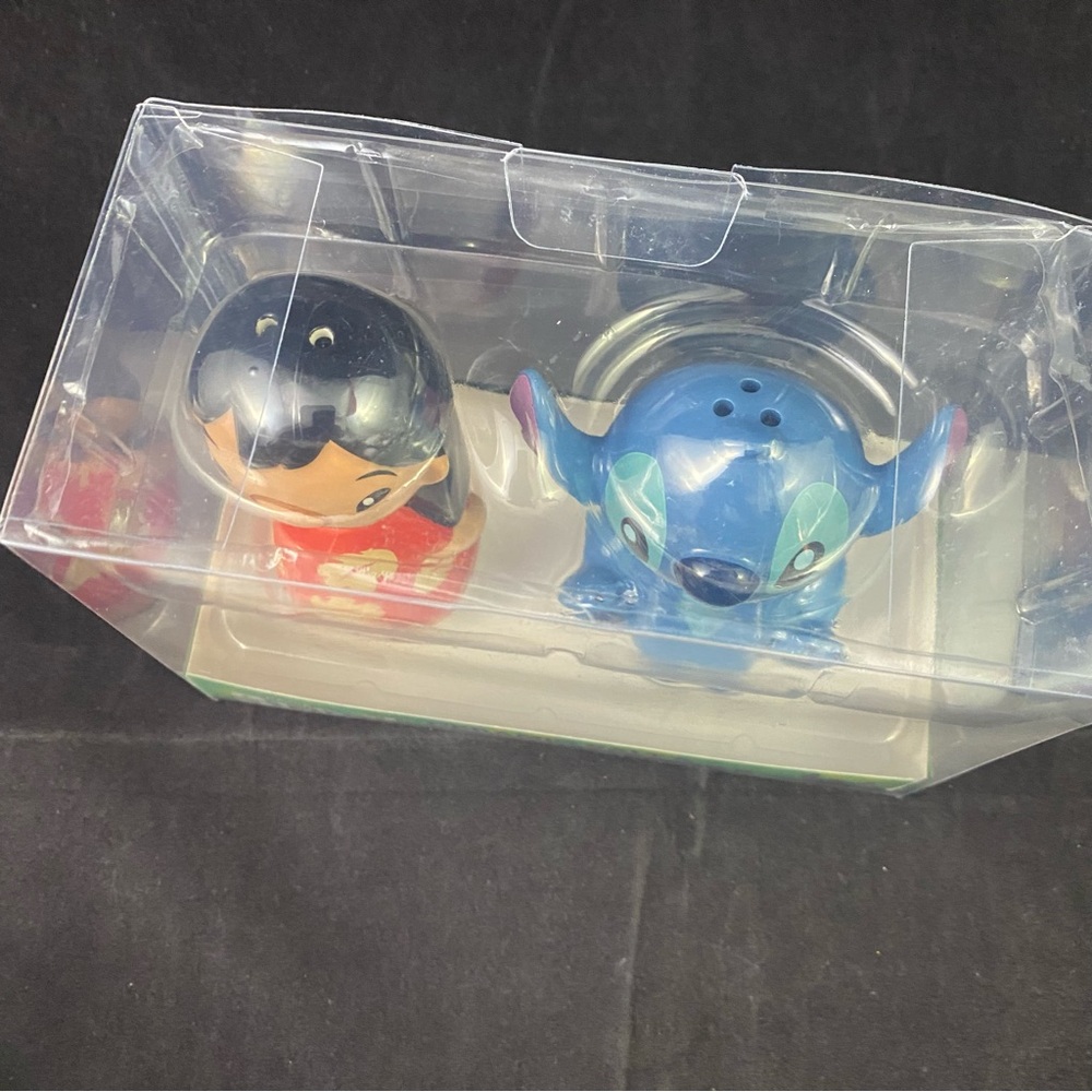 Disney Stitch and Lilo Salt & Pepper Shaker Set NIB - Picture 4 of 7